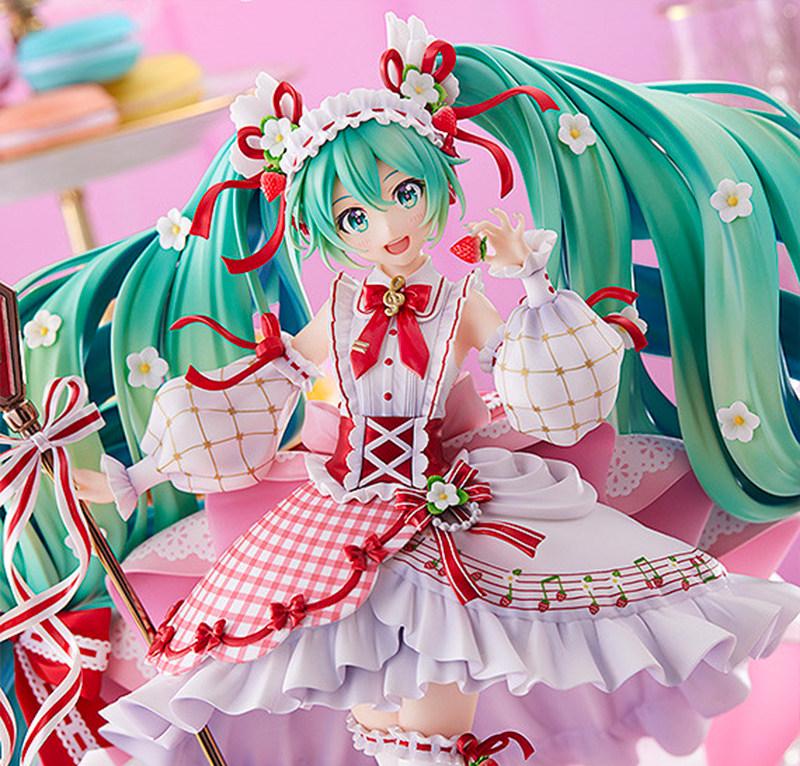 Hatsune Miku GSC 15th Anniversary Ver. Figure 29 cm，Approx. 32 cm Wide, Strawberry Themed, Detailed Sculpt, Collector's Figure, Scale Model