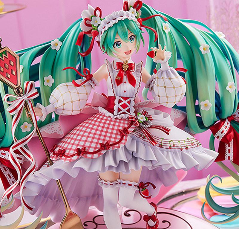 Hatsune Miku GSC 15th Anniversary Ver. Figure 29 cm，Approx. 32 cm Wide, Strawberry Themed, Detailed Sculpt, Collector's Figure, Scale Model