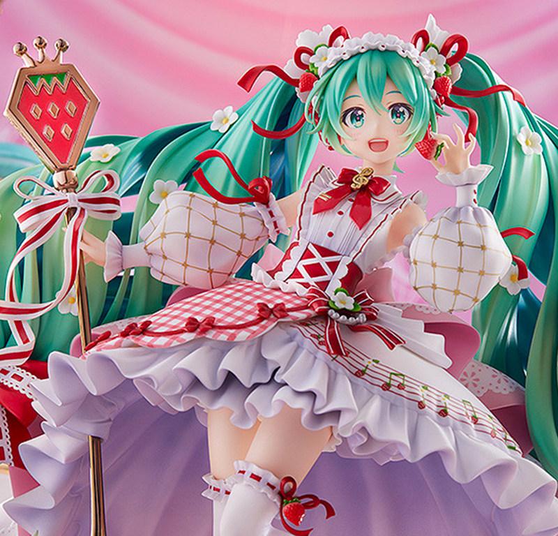Hatsune Miku GSC 15th Anniversary Ver. Figure 29 cm，Approx. 32 cm Wide, Strawberry Themed, Detailed Sculpt, Collector's Figure, Scale Model