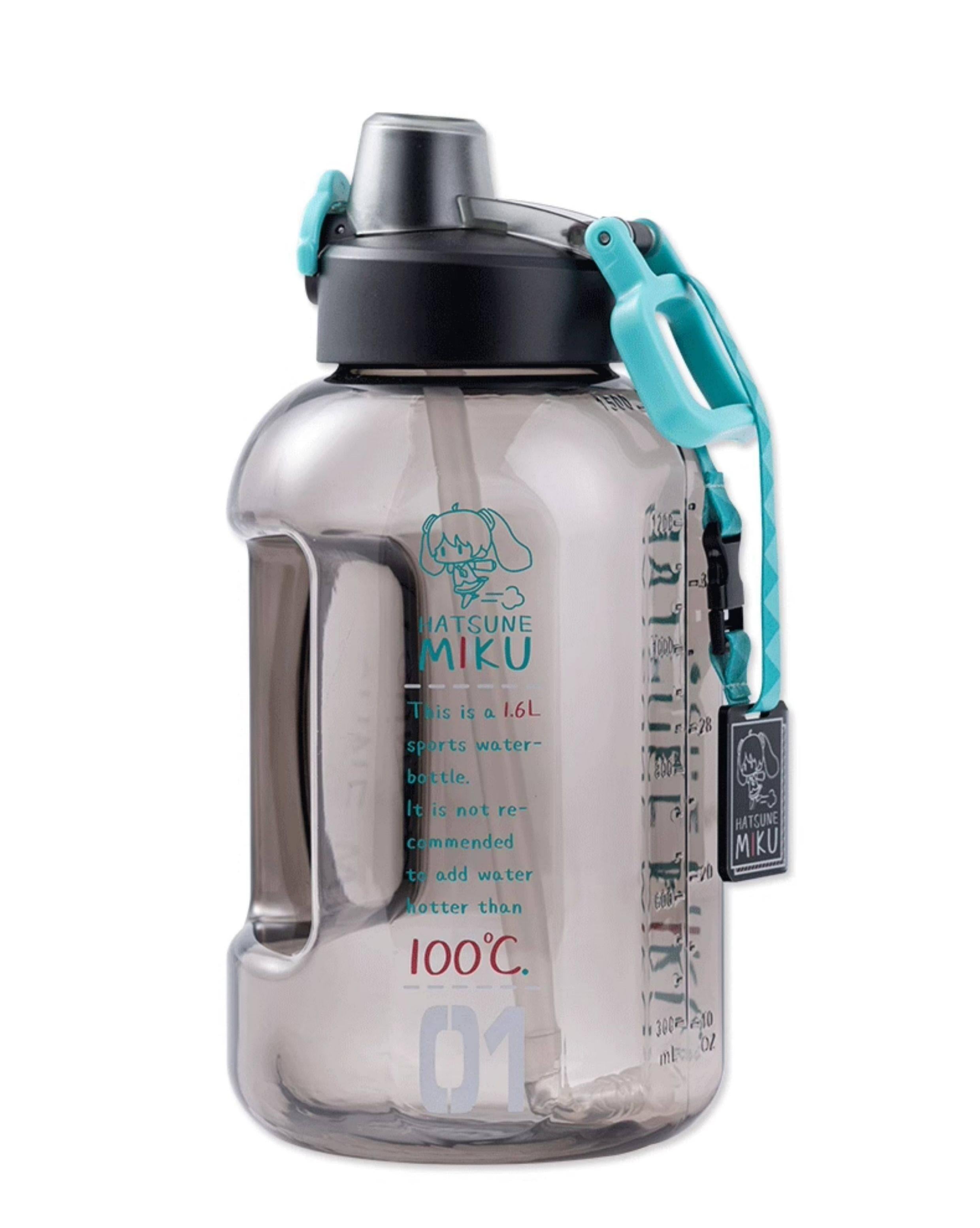 Miku Large Capacity Sports Water Bottle, 1.6L, Portable, with Carabiner Strap