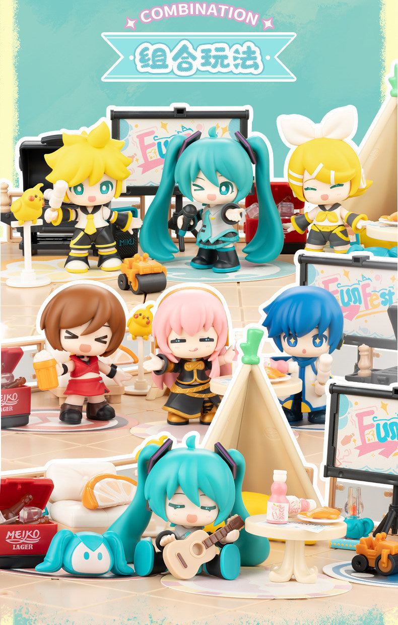 Hatsune Miku Desktop Decorative Figure,  Articulated, Approximately 5cm Tall, DIY Scene