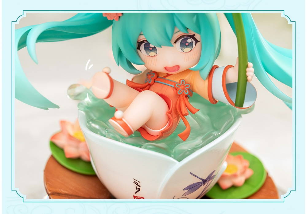 Hatsune Miku Figure, Q Version Desktop，Decoration, Collectible “He Tang Xi Xi”Series